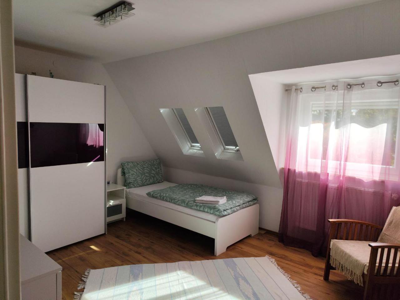 Schickes 110Qm Ferienhaus In Naehe Vw, Messe,Dez Und Orangerie Kassel Buitenkant foto