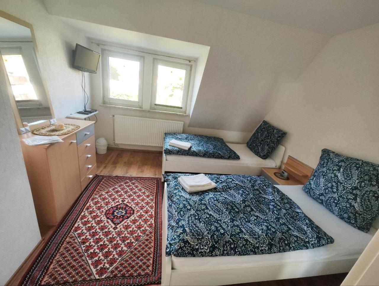 Schickes 110Qm Ferienhaus In Naehe Vw, Messe,Dez Und Orangerie Kassel Buitenkant foto
